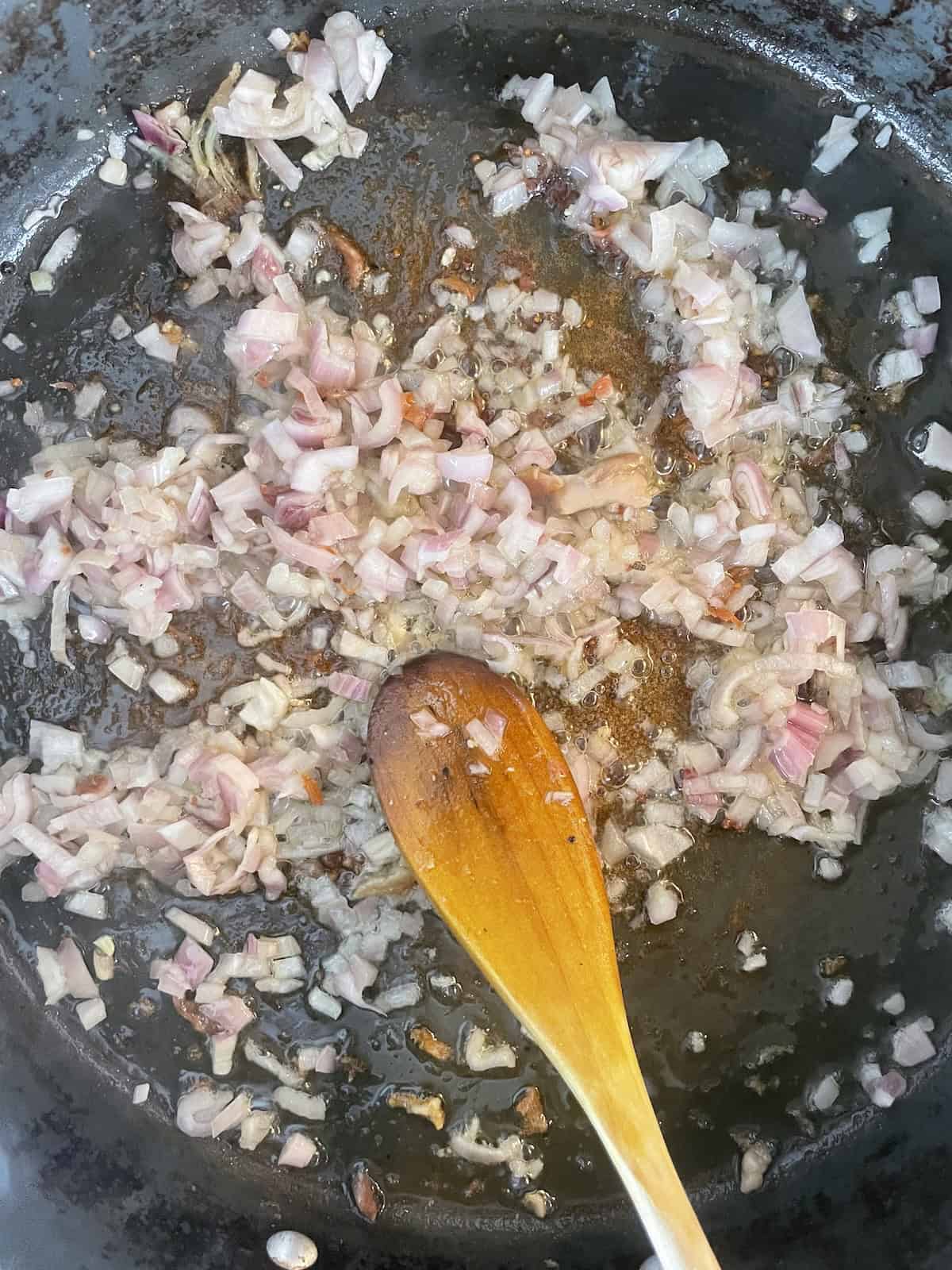 Sautéing shallots