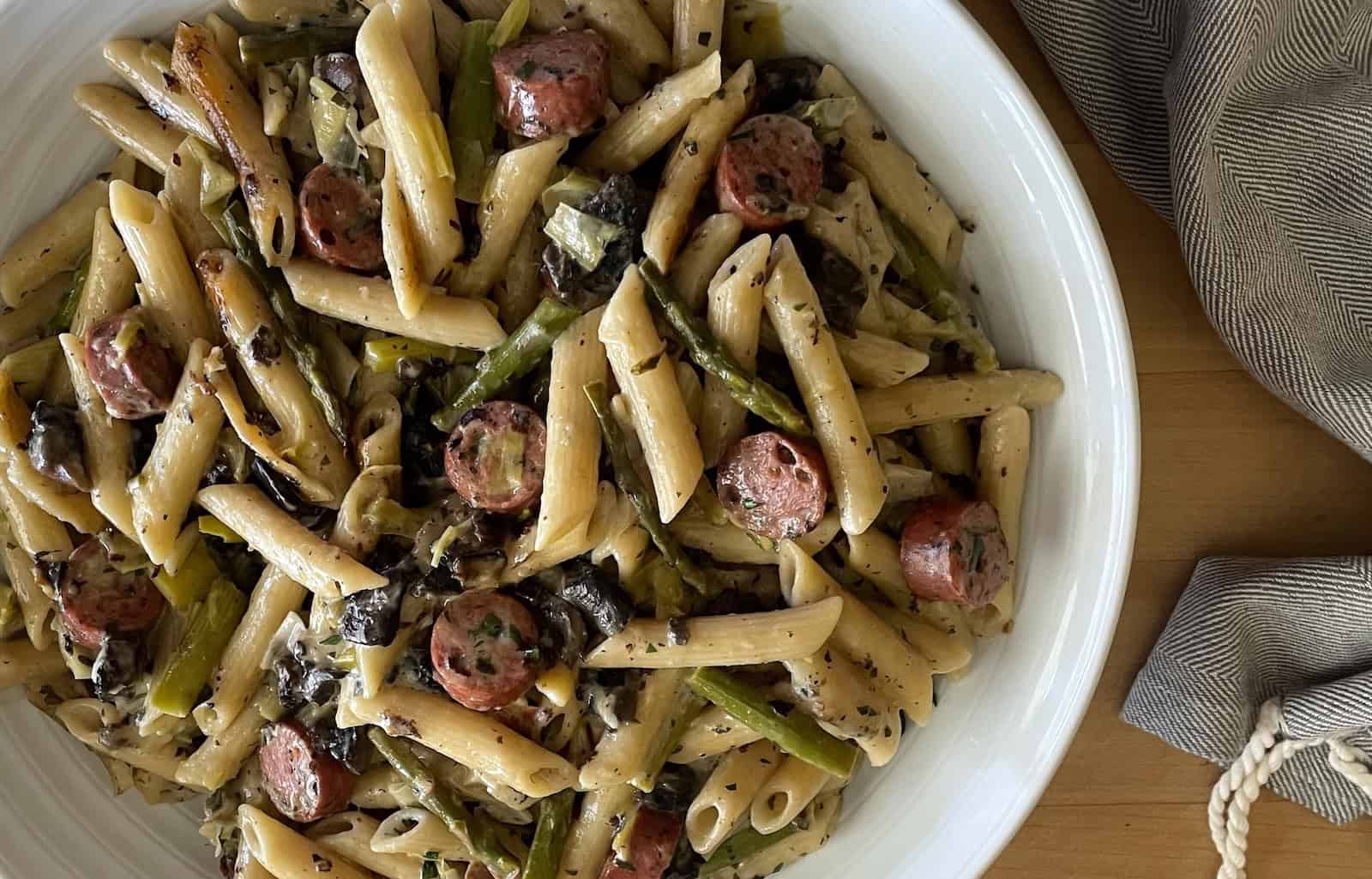 Mushroom, Asparagus, Leek and Chicken Sausage One Pot Pasta overhead close-up