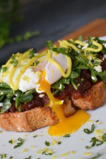 Sun-dried Tomato and Bacon Jam Toast