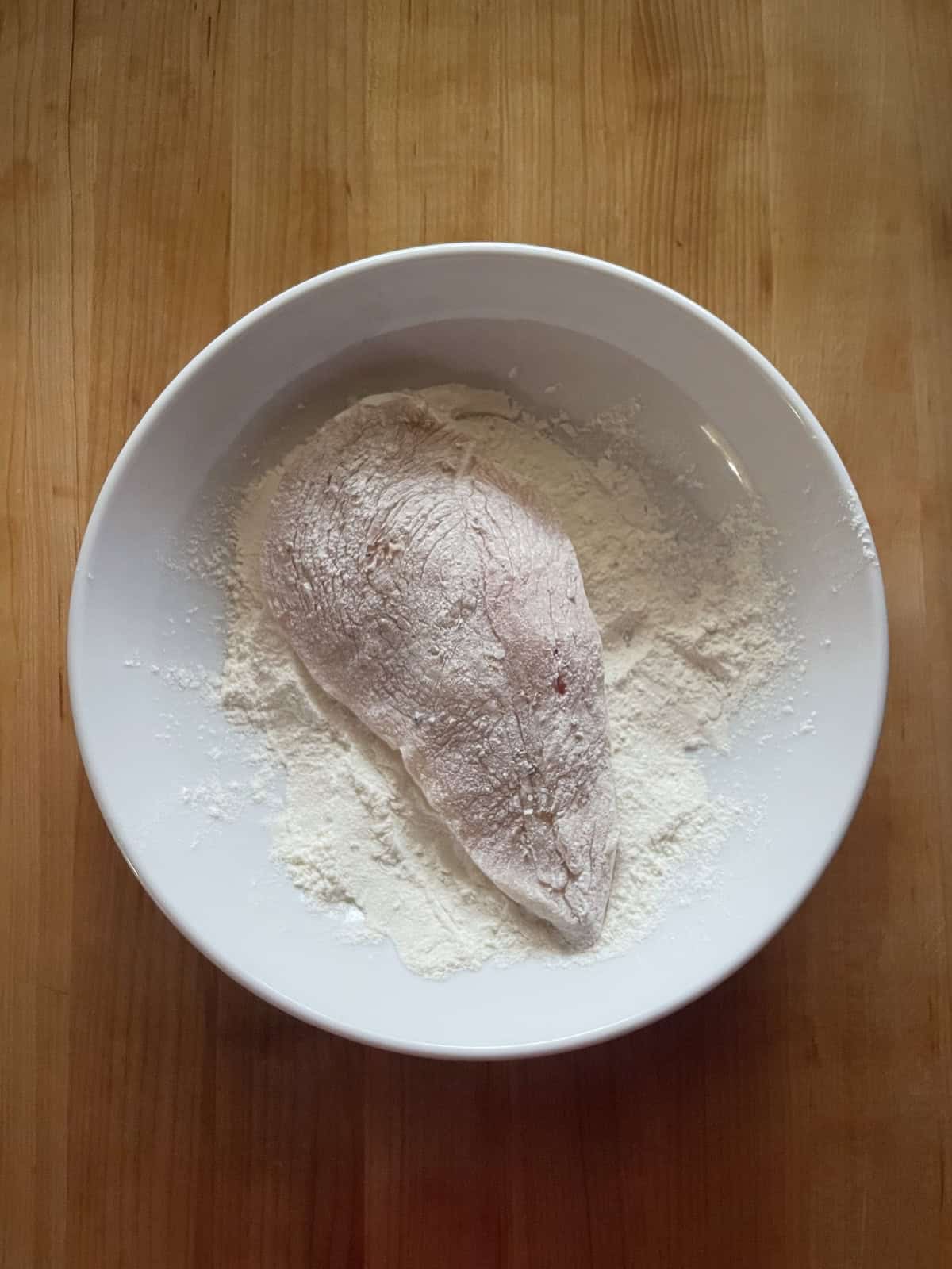 dredge chicken im flour