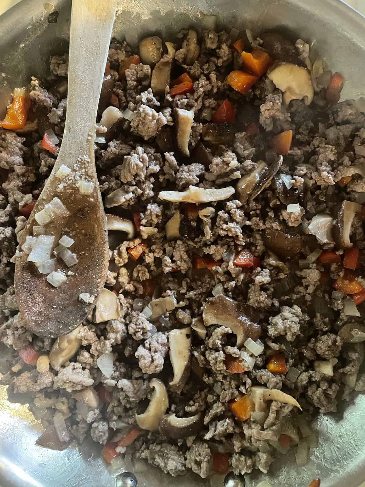 brown ground beef with vegetables
