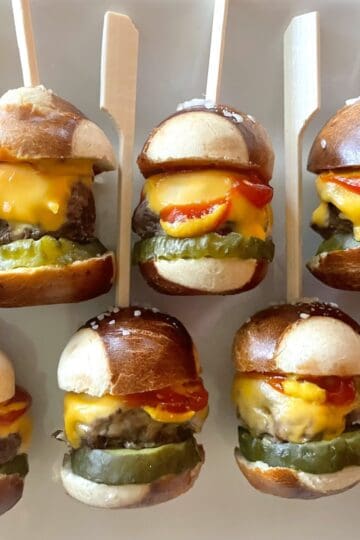 Mini Pretzel Bite Cheeseburgers