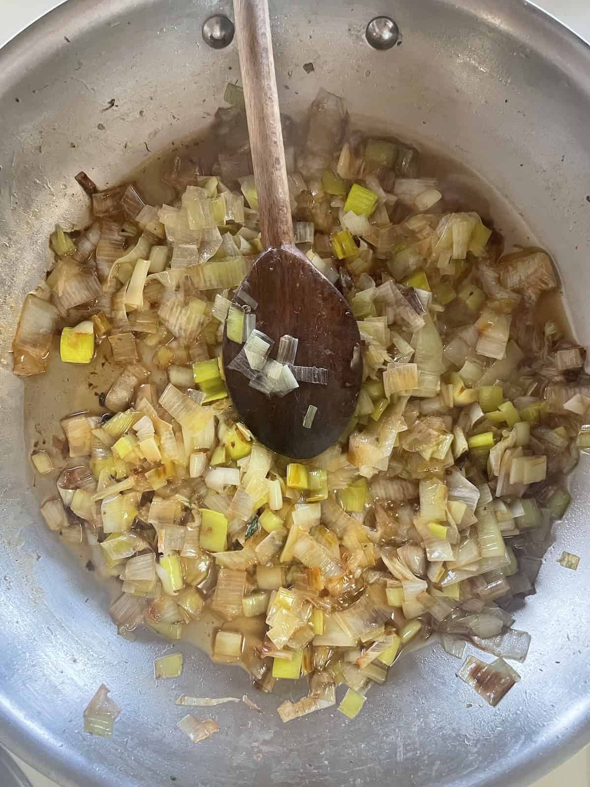 caramelized leeks in skillet