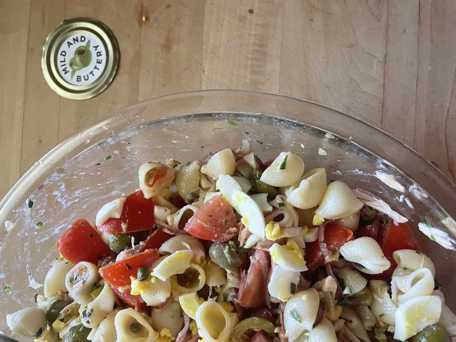 Mediterranean-Inspired Marinated Tomato, Olive and Tuna Pasta