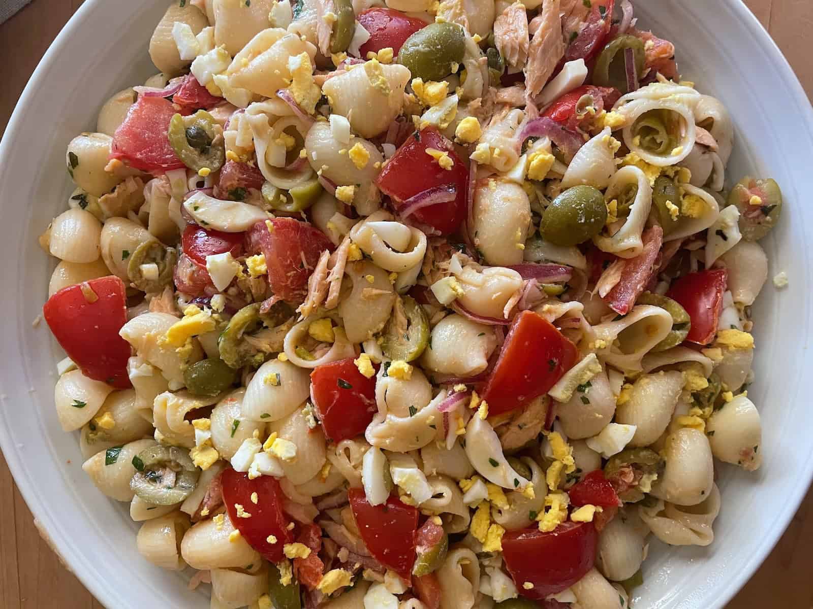 Mediterranean-Inspired Marinated Tomato, Olive and Tuna Pasta