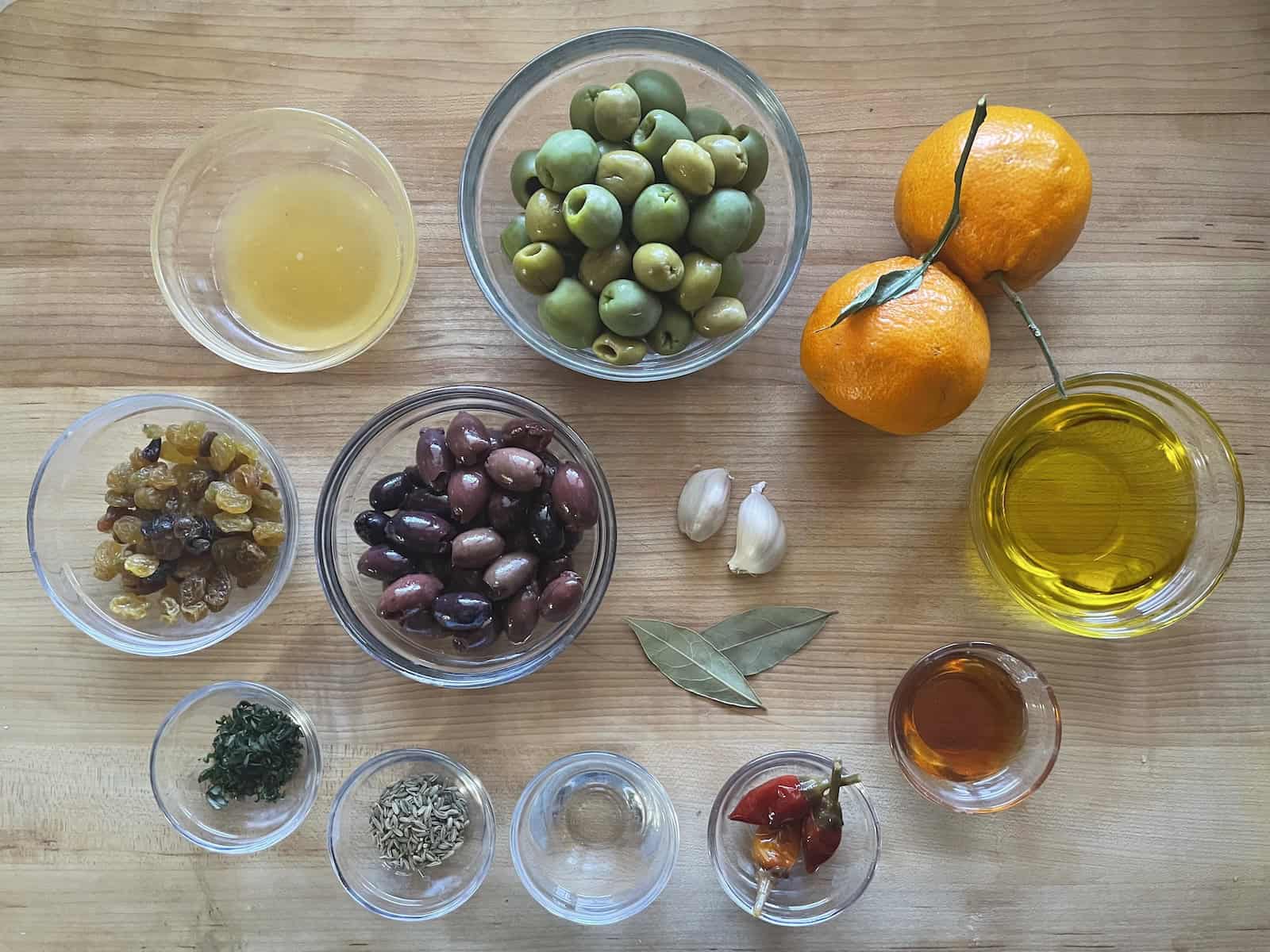 Orange and Chili Marinated Olives and Currants Ingredients