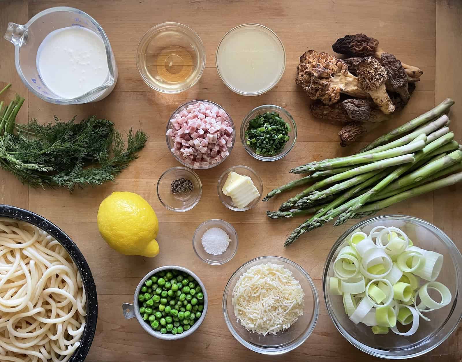 Spring pasta with mushrooms, asparagus and leeks ingredients