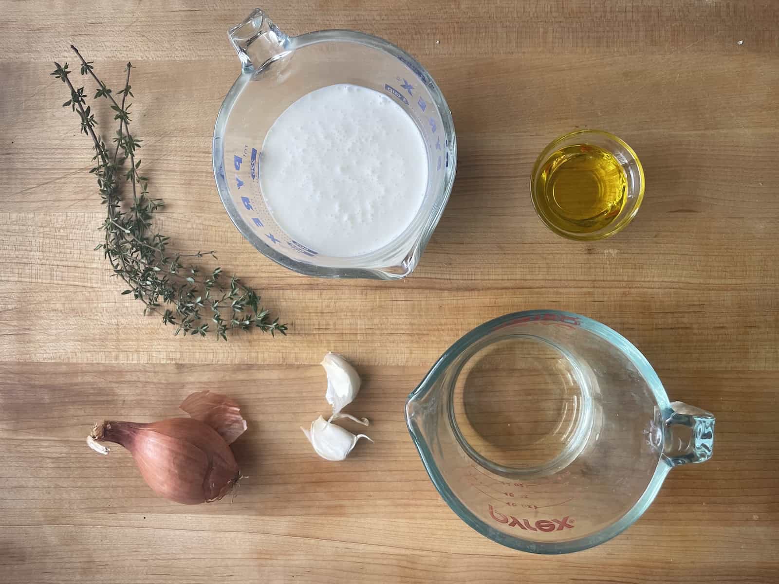 White Pizza Sauce with Thyme