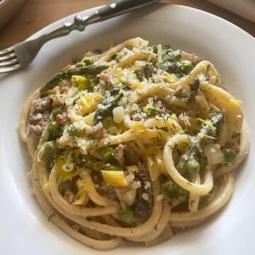 Spring Pasta with Mushrooms, Asparagus and Leeks