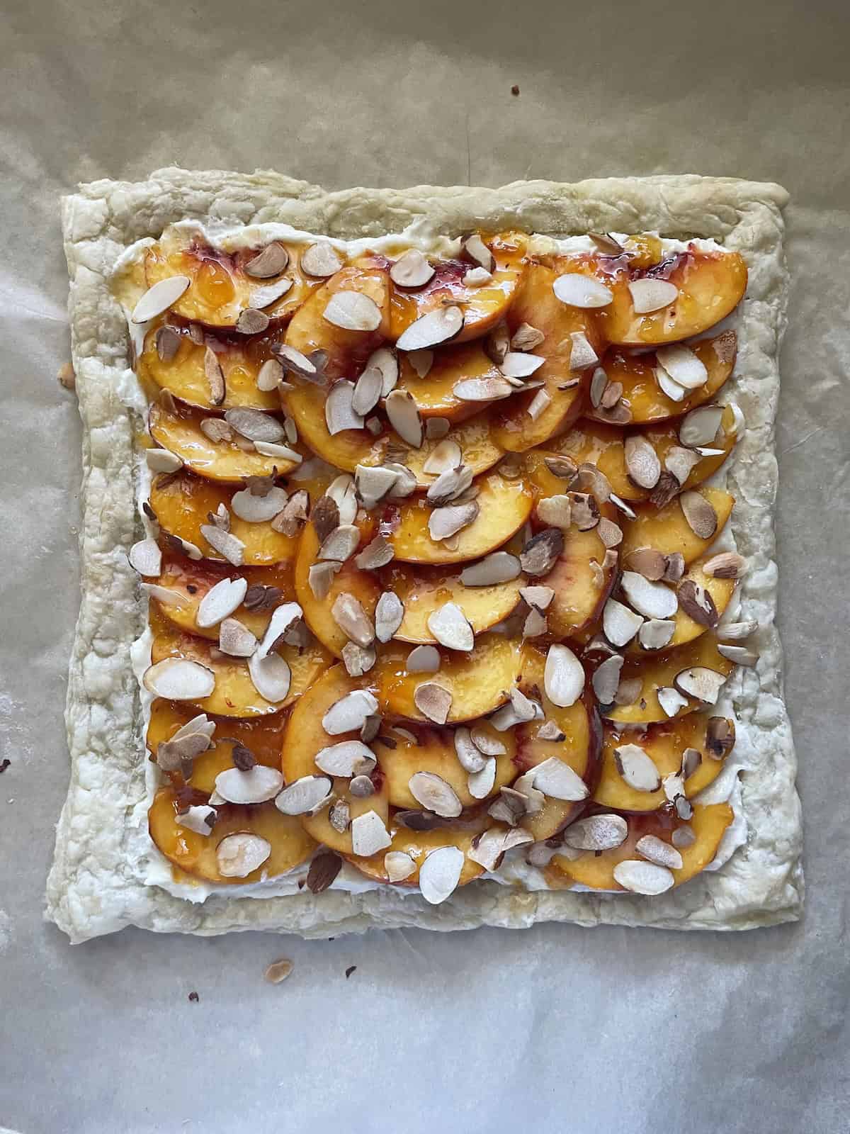 sprinkle with sliced toasted almonds